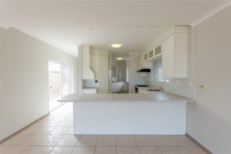 4 Bedroom Property for Sale in Middedorp Western Cape